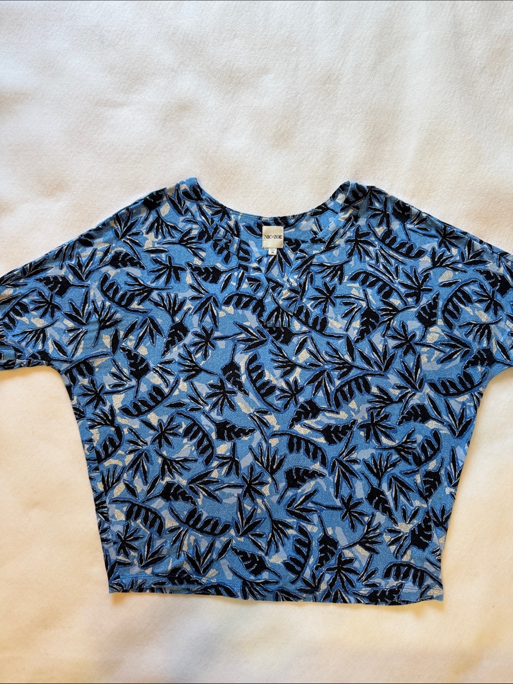 NIC + ZOE Dolman V Neck Viscose and Spandex Tshirt Size Med